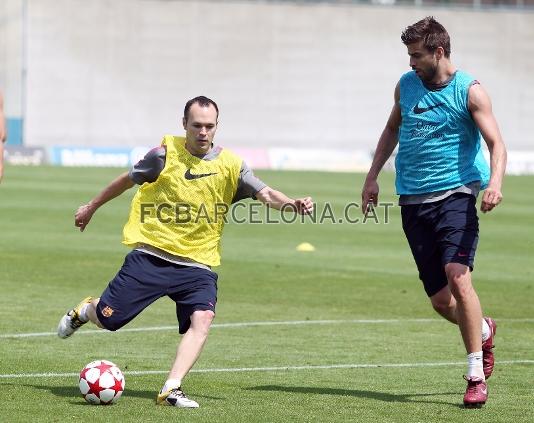  曼城举办慈善赛，阿圭罗复出携手传奇球星  