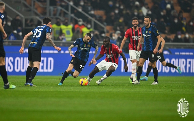  AC米兰德比惨败，皮奥利帅位告急  