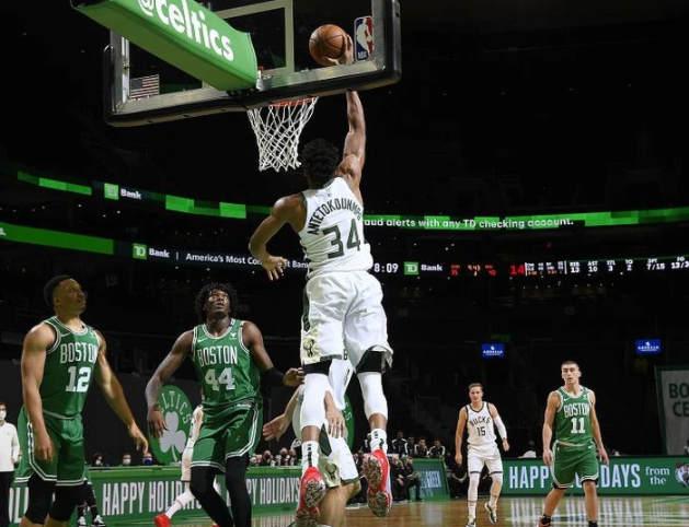  纽卡斯尔乔林顿世界波，喜鹊军团客场绝杀登顶积分榜